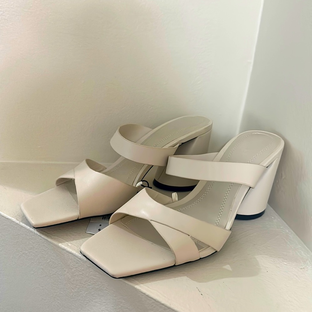 Zara Cream block heels size 37 (6.5) NWT slide on